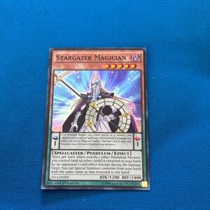 Yugioh Card Stargazer Magician Dark Type Monster 1st Edition Shiny 1996 NWOTS